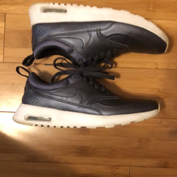 Nike Women's Air Max Thea SE Running Shoe 6.5 Black - Picture 5 of 9